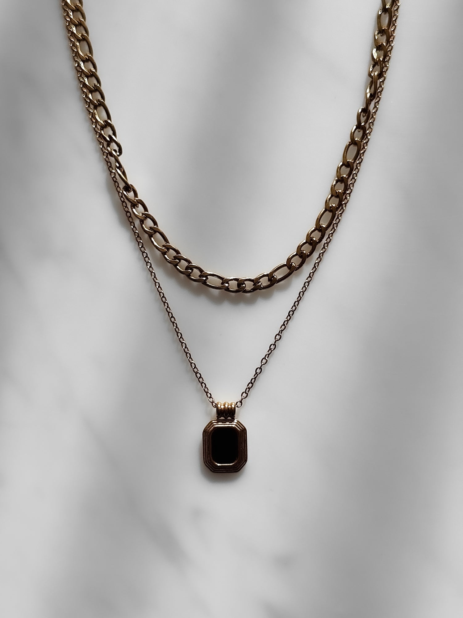 Troupe Necklace Gold